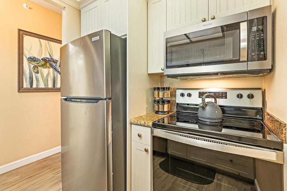 Whaler 518 Oceanview Studio Condo Condo by RedAwning Hotel in Kaanapali