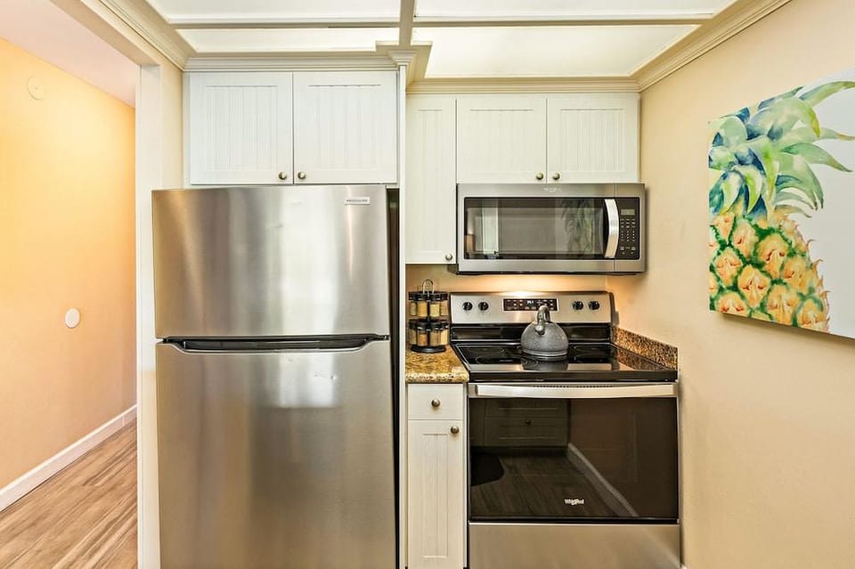 Whaler 518 Oceanview Studio Condo Condo by RedAwning Hotel in Kaanapali