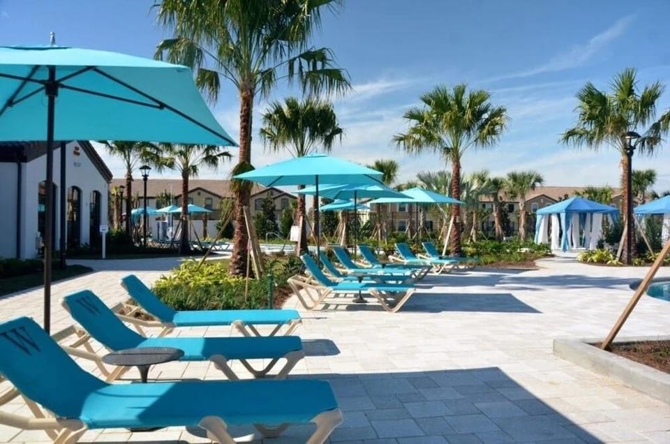 Saltwater Pool Private Pool Luxury Home! 6 Bedroom Home by RedAwning Hotel in Osceola County