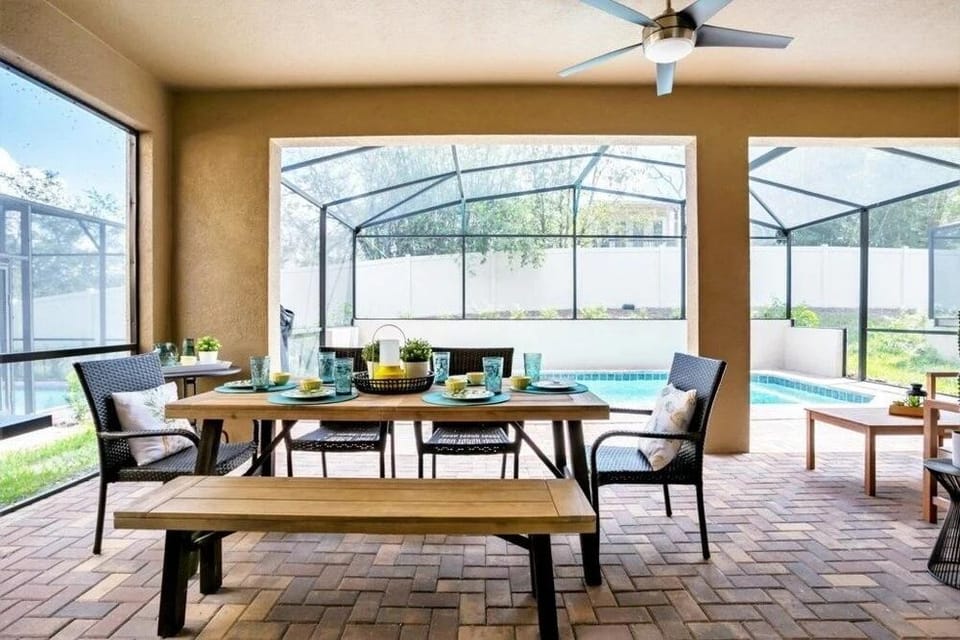 Saltwater Pool Private Pool Luxury Home! 6 Bedroom Home by RedAwning Hotel in Osceola County