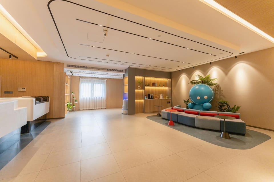Home Inn Shanghai New International Expo Center Yuqiao Metro Station Hotel in Shanghai