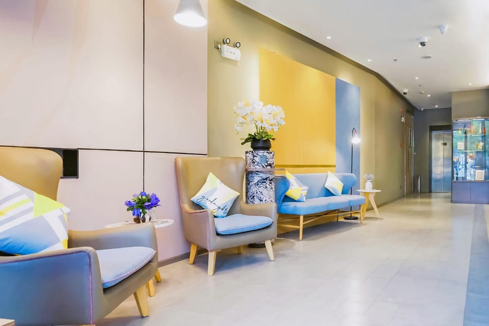 Home Inn Neo Shanghai Jinqiao Jinjing Road Metro Station Hotel in Shanghai