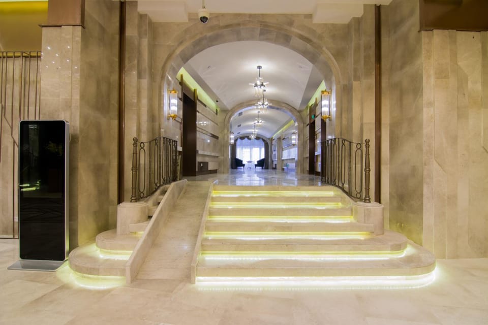Yitel Premium Shanghai People's Square Nanjing Road Pedestrian Street Hotel in Shanghai