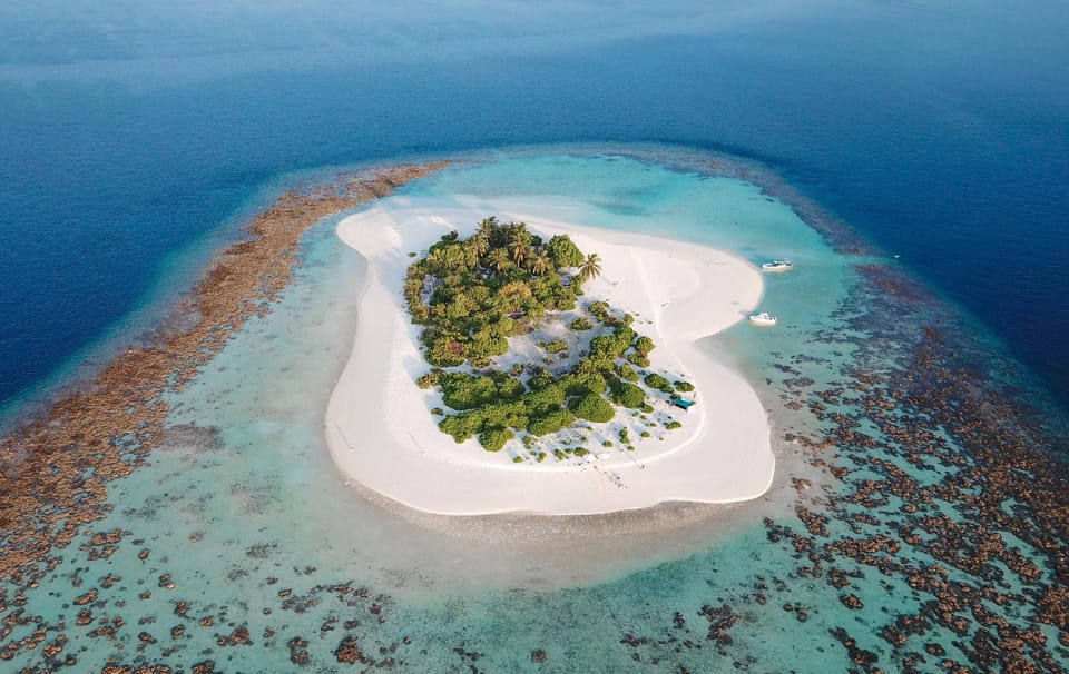 Ostrov Palm Villa Hotel in Maldives