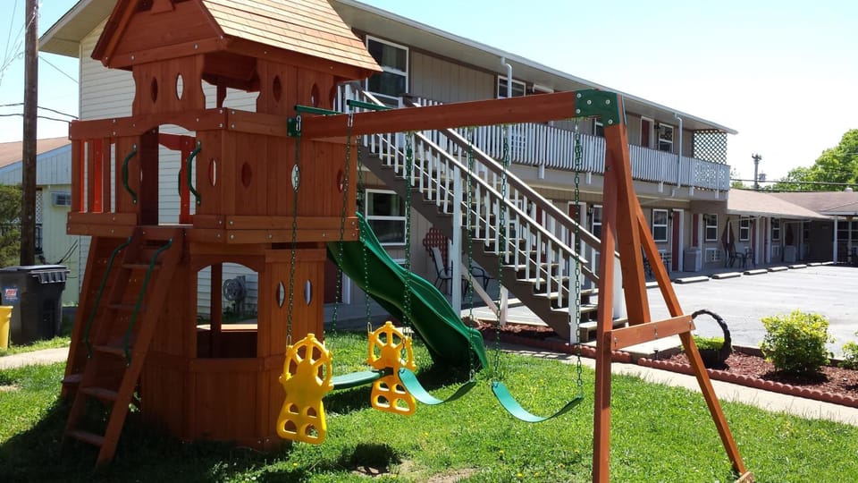 Hunter's Friend Resort near Table Rock Lake Resort in Indian Point