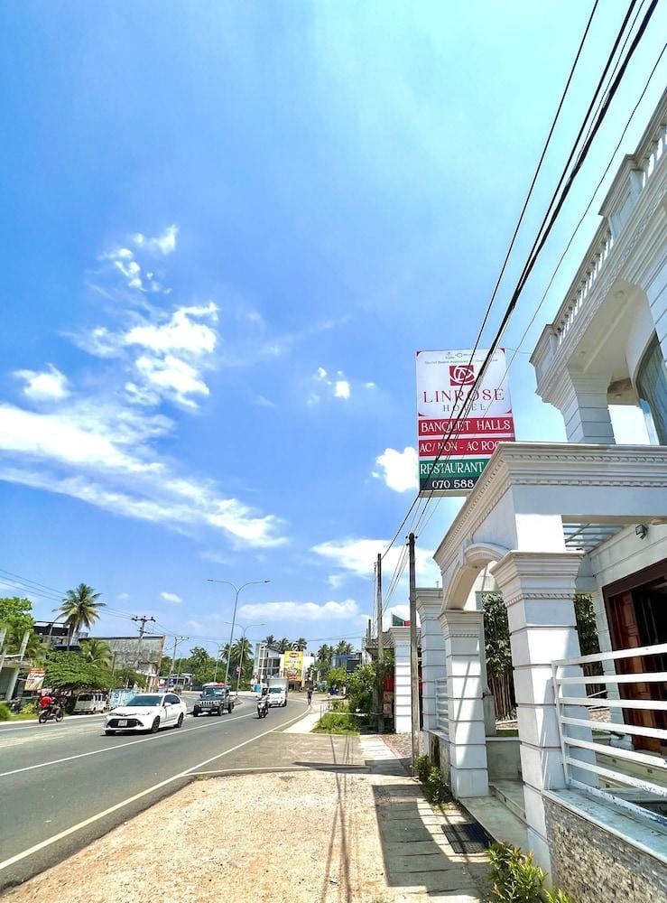 Linrose Hotel in Western Province