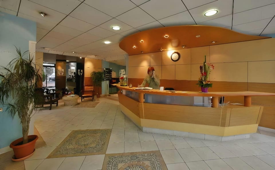 Hotel Le Roncevaux Hotel in Pau