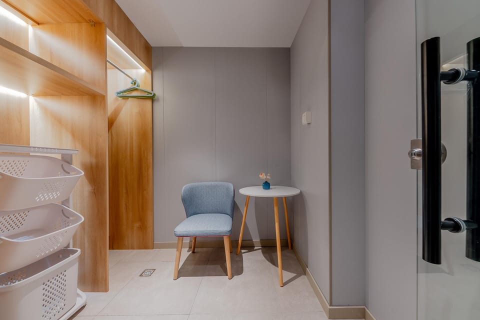 Home Inn Neo Hangzhou Dajiangdong Xiaoshan Yipeng Metro Station Hotel in Hangzhou