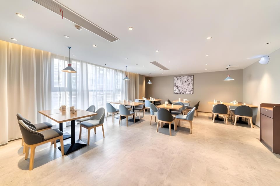 Home Inn Neo Hangzhou Dinglan Plaza Dingqiao Metro Station Hotel in Hangzhou
