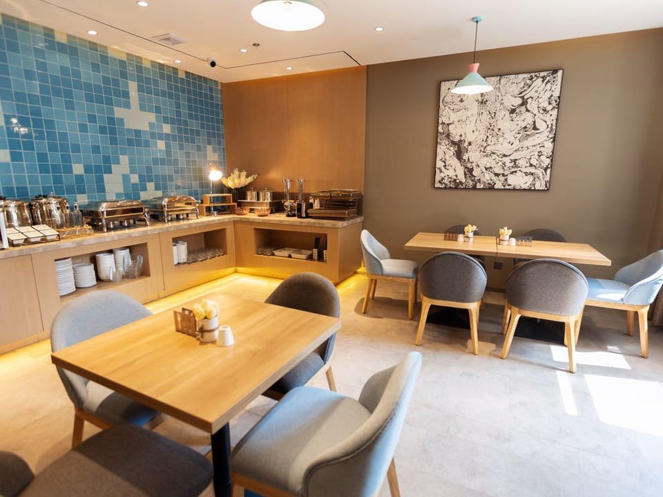 Home Inn Neo Hangzhou West Lake Huanglong Times Square Tianmu Mountain Road Hotel in Hangzhou