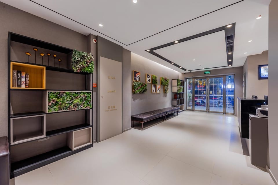 Home Inn Hangzhou West Lake Huanglong Vanke Center Yigao Hotel in Hangzhou