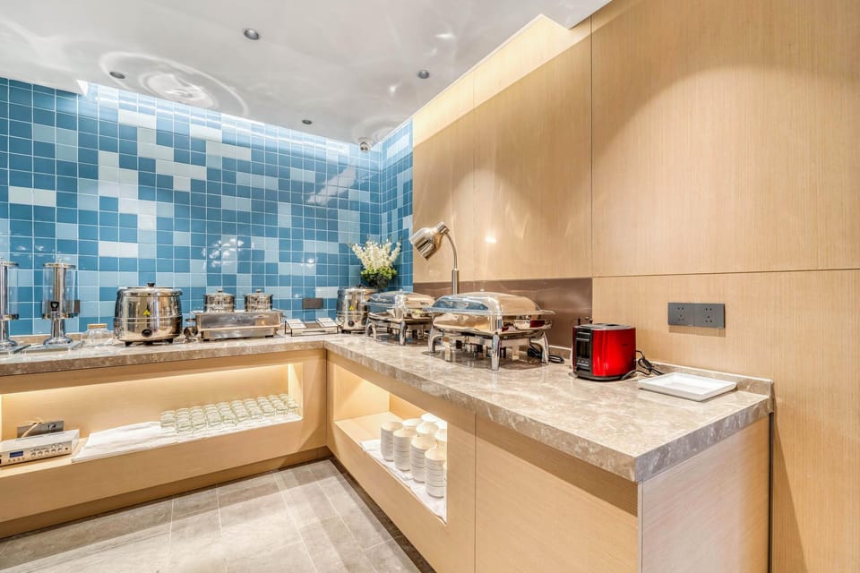 Home Inn Neo Hangzhou Houren Road Xintiandi Jinjiadu Metro Station Hotel in Hangzhou