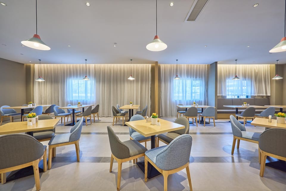Home Inn Neo Hangzhou Qiantang Yipeng Xinzhen Road Metro Station Hotel in Hangzhou