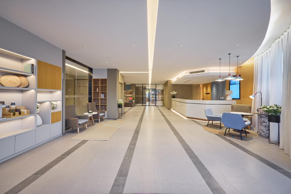 Home Inn Neo Hangzhou Qiantang Yipeng Xinzhen Road Metro Station Hotel in Hangzhou
