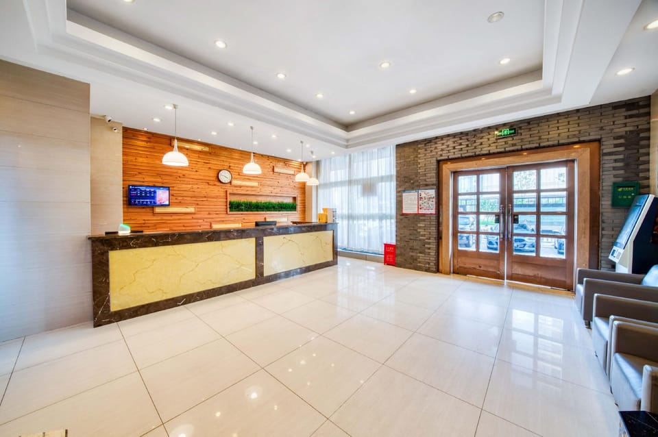 Home Inn Hangzhou Linping Intime City Metro Station Hotel in Hangzhou