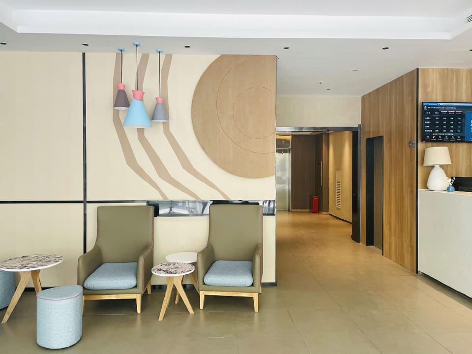 Home Inn Neo Qingdao Zhanqiao Zhongshan Road Municipal Hospital Metro Station Hotel in Qingdao