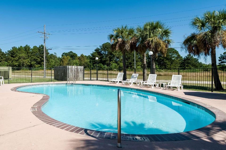 Quality Inn & Suites Lake Charles South Hotel in Lake Charles