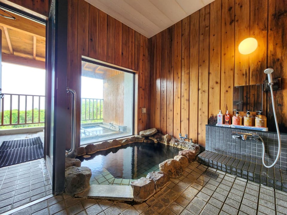 Hot spring bath