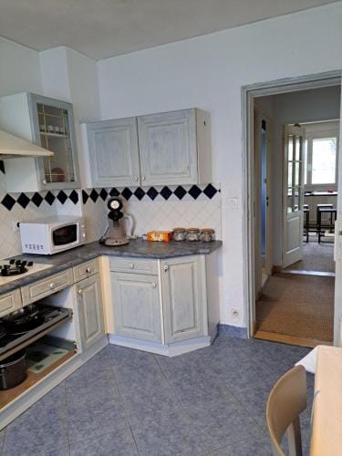 Colocation 6 chambres - hopital - Marcel Callo Hotel in Brittany