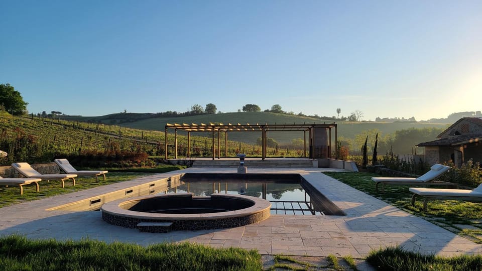 La Torre sulla via Francigena Hotel in Tuscany