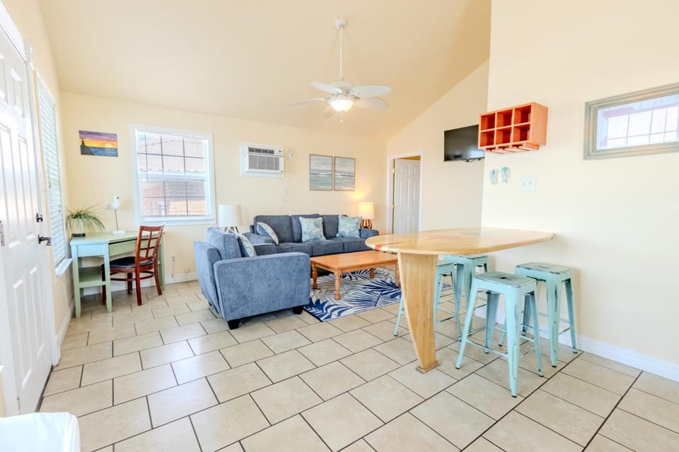 Shark Reef Resort Motel & Cottages Motel in Port Aransas