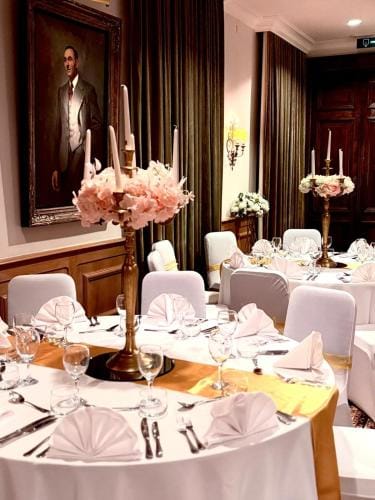 salle de banquet plus chambre Resort in Flanders