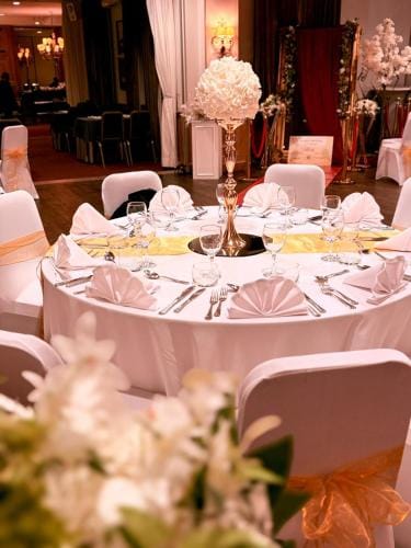 salle de banquet plus chambre Resort in Flanders