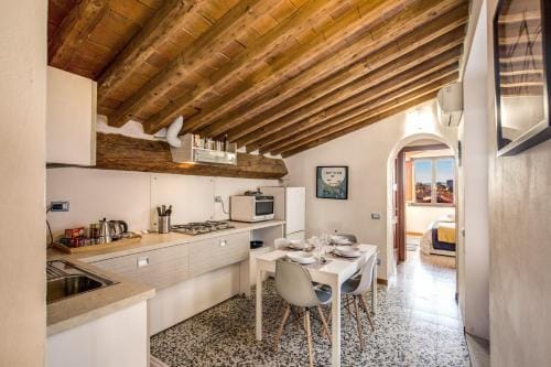 AwesHome - Lungarno Bellavista Penthouse Hotel in Pisa