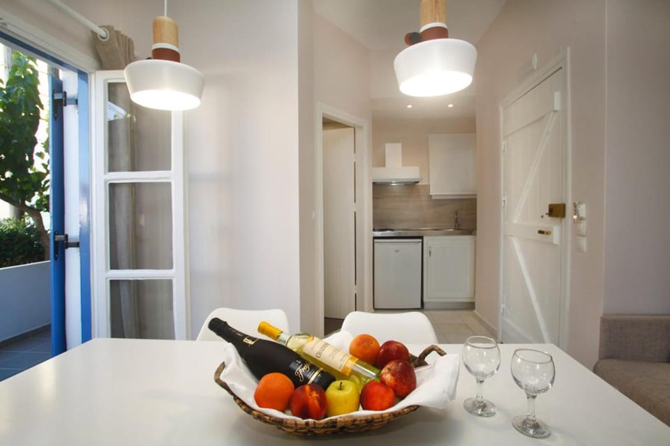 Studios Vasilis Hotel in Agia Marina