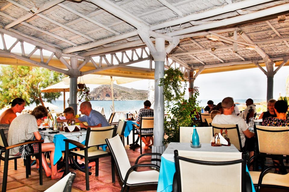 Studios Vasilis Hotel in Agia Marina