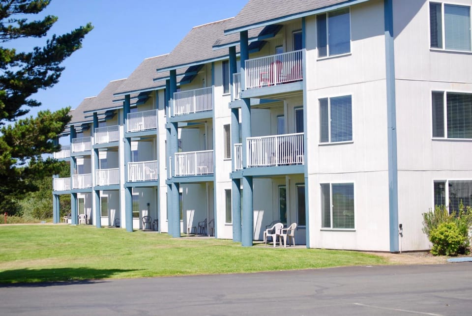 The Breakers Long Beach Resort in Long Beach