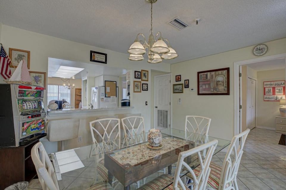 Anna Maria Island Beach Bay Breeze Hotel in Bradenton Beach