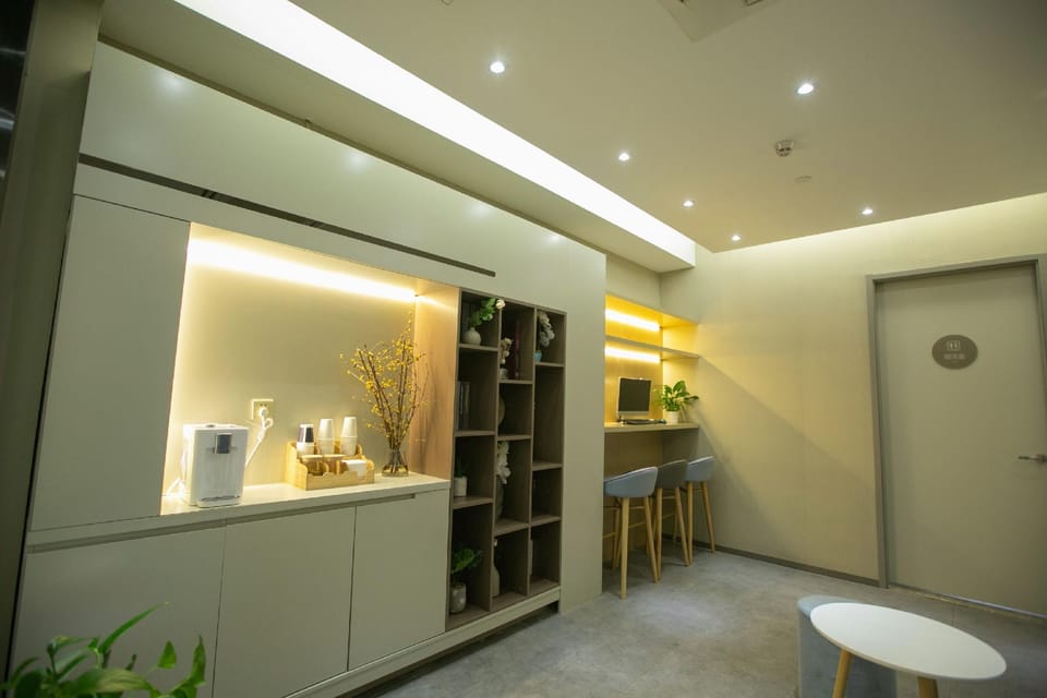 Home Inn Neo Chongqing Jiefangbei Jiaochangkou Metro Station Hotel in China