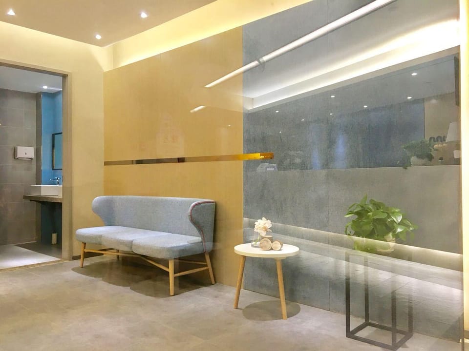 Home Inn Neo Chongqing Jiefangbei Jiaochangkou Metro Station Hotel in China