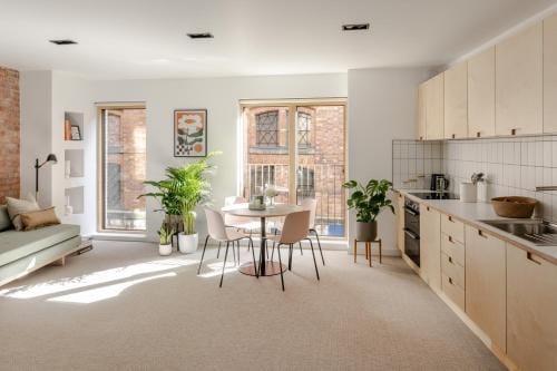 King Street Studios - King Henry IV  Hotel in York