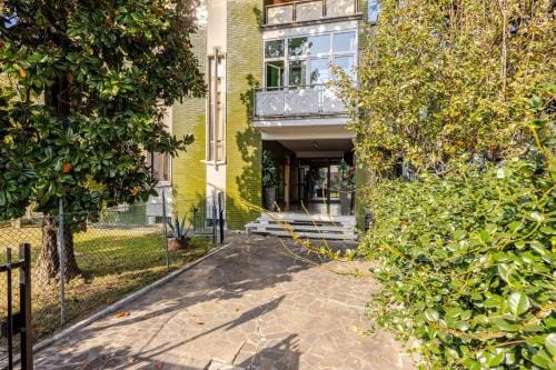 Flytosuite,it 25 POSTI LETTO per viaggiatori Aeroporto Concerti Stadio Hotel in Bologna