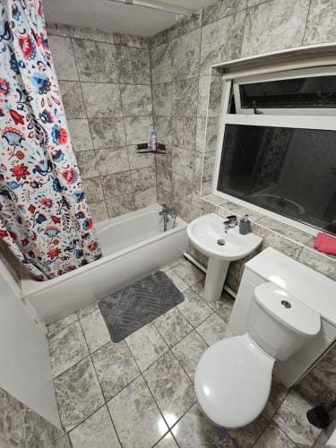 Spacious, cozy double room 3 with amenities Hotel in Nottingham
