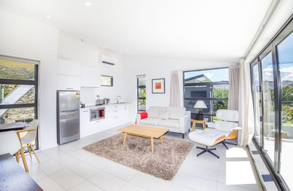 Tenby Apartments Hotel in Wanaka