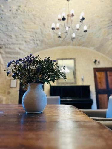 LA MAISON D'ORE - Billard, flechettes, cheminee Hotel in Provence-Alpes-Côte d'Azur