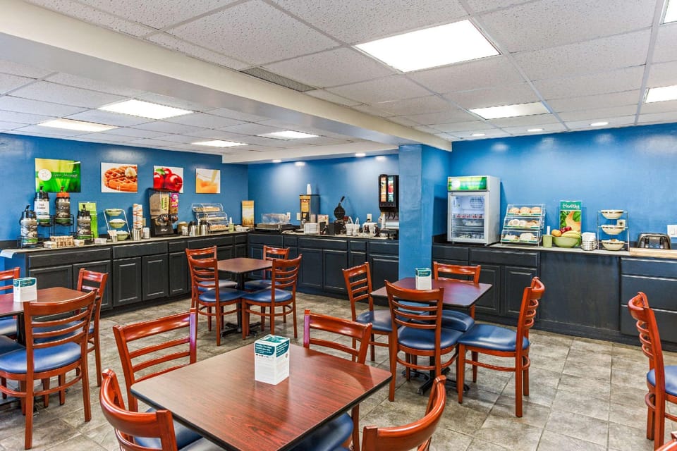 Quality Inn & Suites Plattsburgh Hotel in Adirondack Mountains