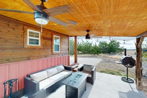 Red Cabin on the Ranch Hotel in Rio Grande