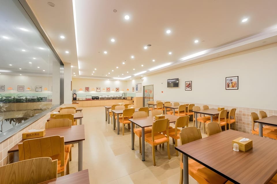 Home Inn Hangzhou Xiaoshan International Airport Hotel in Hangzhou