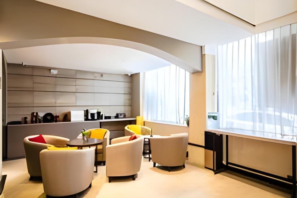 Home Inn Neo Lin'an Qianwang Street Wanhua Plaza Hotel in Hangzhou