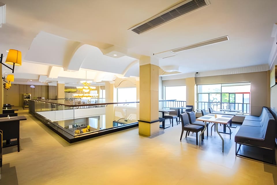 Home Inn Neo Lin'an Qianwang Street Wanhua Plaza Hotel in Hangzhou