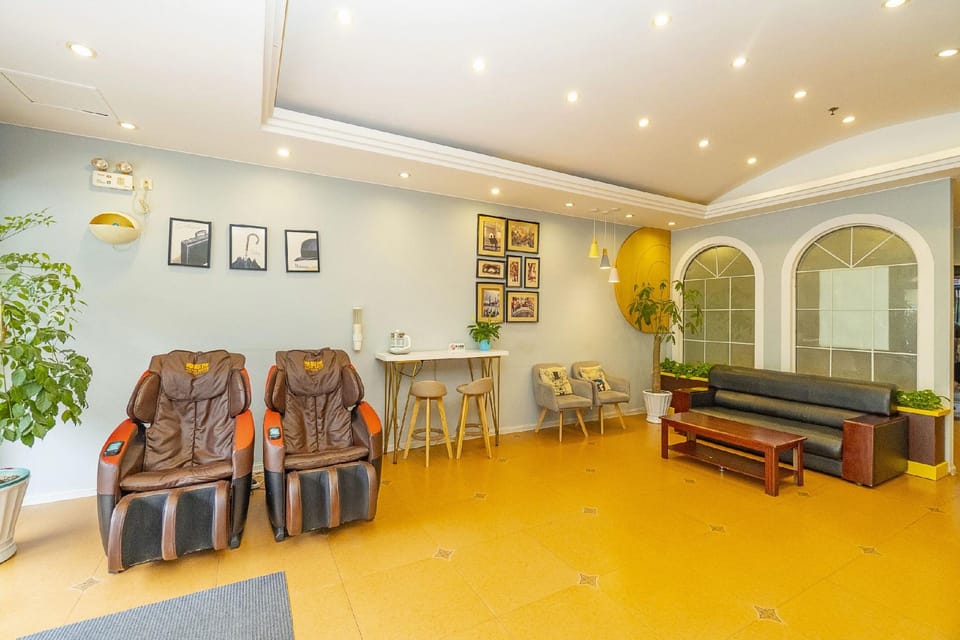 Home Inn Xiaoshan Yinlong Department  Renmin Road Metro Station Hotel in Hangzhou