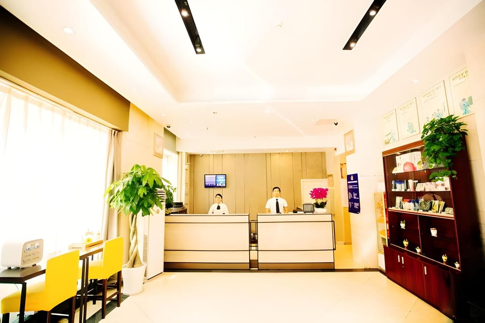 Home Inn Neo Hangzhou West Lake Lakeside Broken Bridge Scenic Area Baochu Road Hotel in Hangzhou