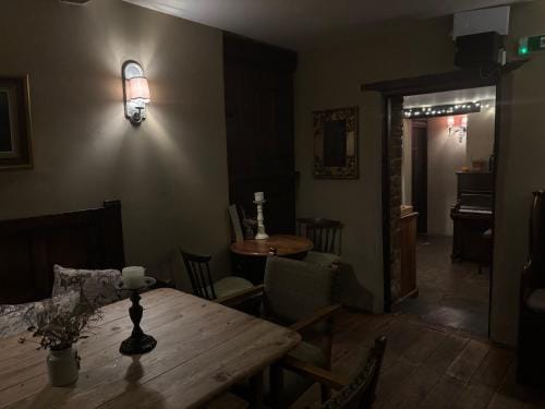 The Royal Oak Hotel in Daventry District