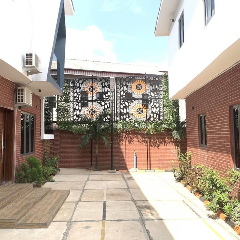 Old English Torf Apartment Apartment hotel in Nigeria