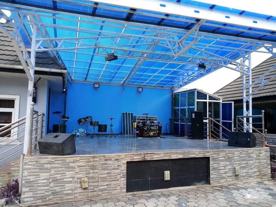 Old English Torf Apartment Apartment hotel in Nigeria