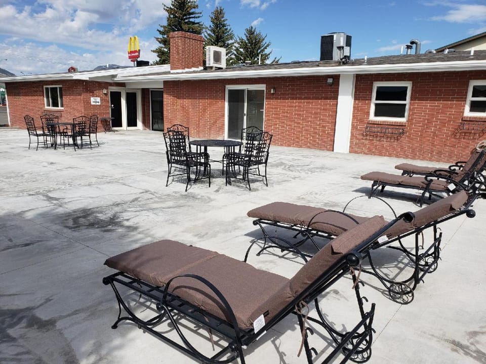 Cody Legacy Inn & Suites Hotel in Cody